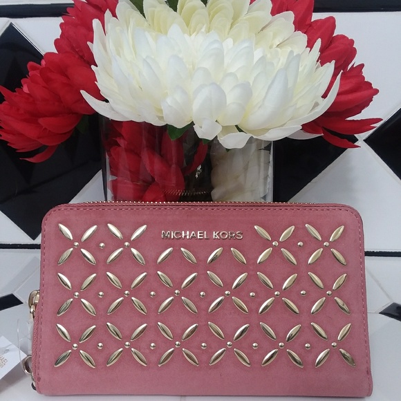 Michael Kors Handbags - 🆕MICHAEL KORS SUEDE WRISTLET